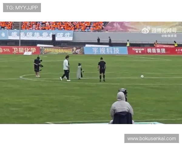 首届吴越杯在嘉兴开幕 机器人助力开球 首届吴越杯在嘉兴开幕 机器人助力开球